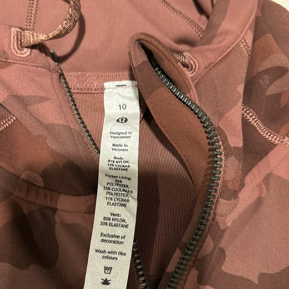Lululemon camo hooded thumbhole jacket top 10 M/L - Picture 5 of 9